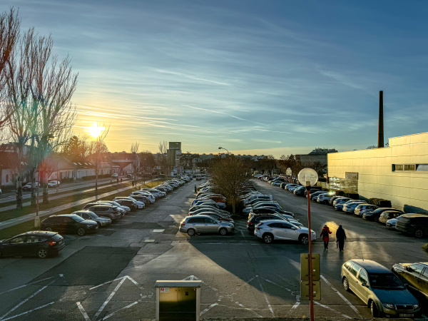 Parkovisko na Rybníkovej ulici v Trnave (ilustračné). | Foto: Pavol Holý