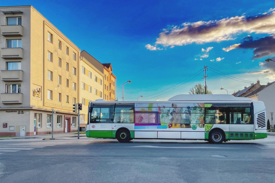 Autobusový pruh na Hospodárskej mal byť už koncom minulého roka, zatiaľ sa tak nestalo I Zdroj: archív Trnavské rádio