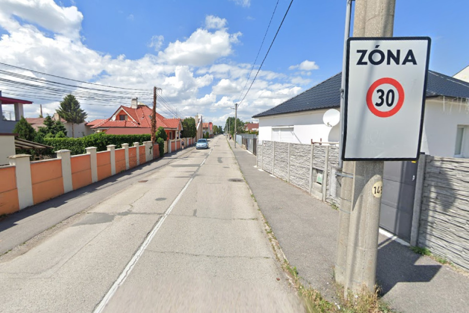 Vodiči v uliciach Galanty nedodržiavajú rýchlostné limity | Zdroj: Google Maps