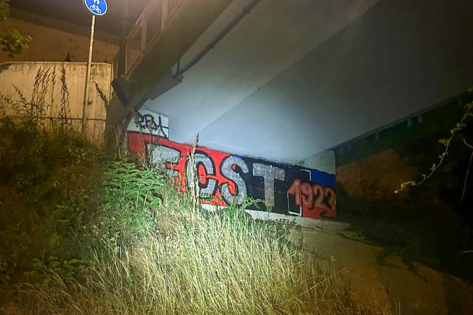 Sprejovanie na Hlbokej ulici v Trnave. | Zdroj: MsP TT