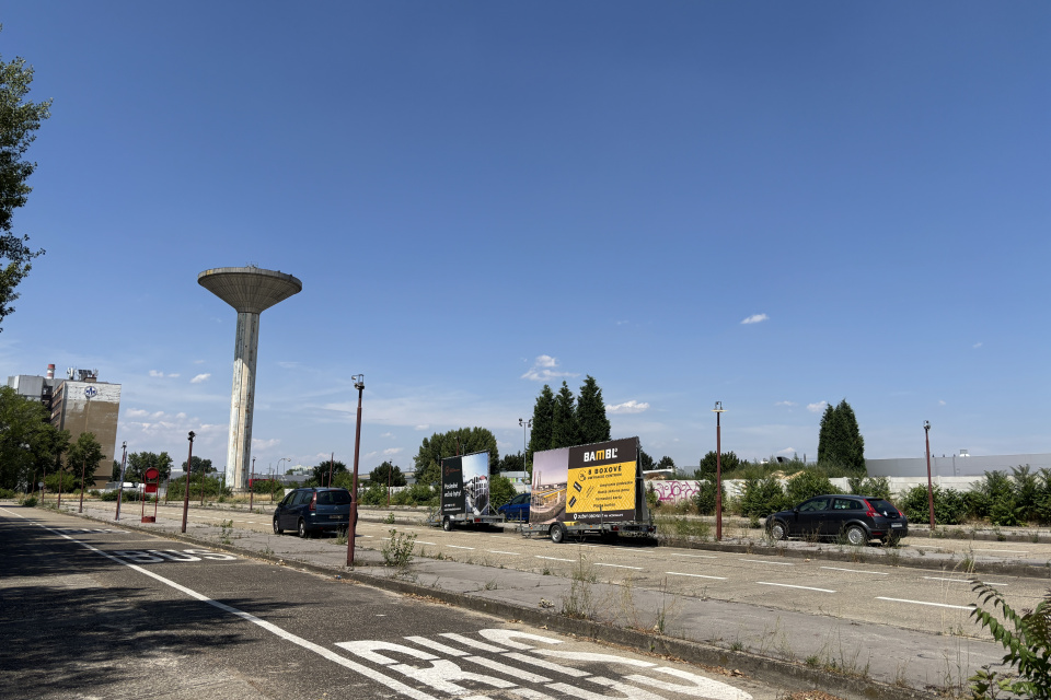 Parkovisko na Strojárenskej ulici | Foto: Zuzana Benková, Trnavské rádio