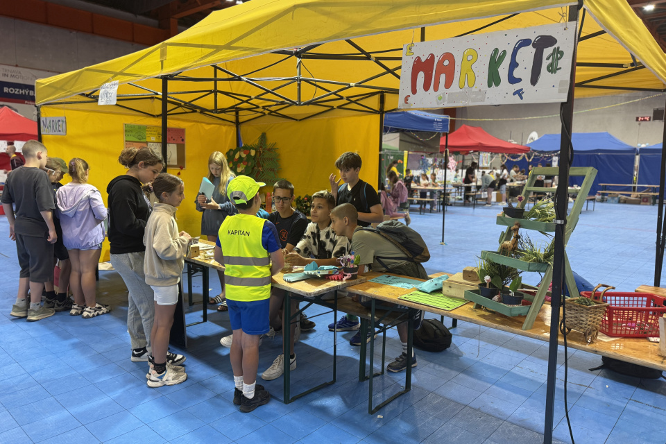 Deti si vyskúšali prácu novinára, policajta aj smetiara | Foto: Michaela Martišíková, Trnavské rádio