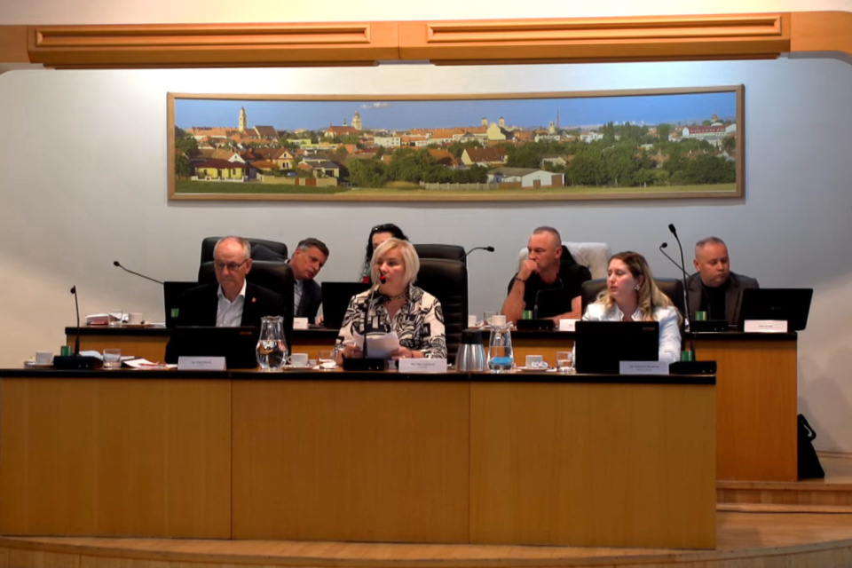 Zasadnutie mestského zastupiteľstva, ktoré sa konalo koncom mája | Zdroj: YouTube, Mesto Skalica