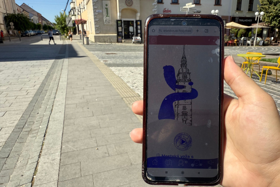 Prvá zastávka - mestská veža. Čakali na nás tri úlohy | Foto: Tomáš Buday