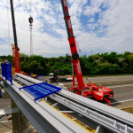 Osádzanie cyklomosta pri Zavare (12. 7. 2025). | Foto: Dušan Vančo, Trnavské rádio