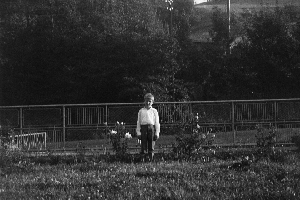 Niektoré fotky boli rozmazané alebo odfotené nakrivo | Zdroj: Maroš Vala, nálezca fotografií