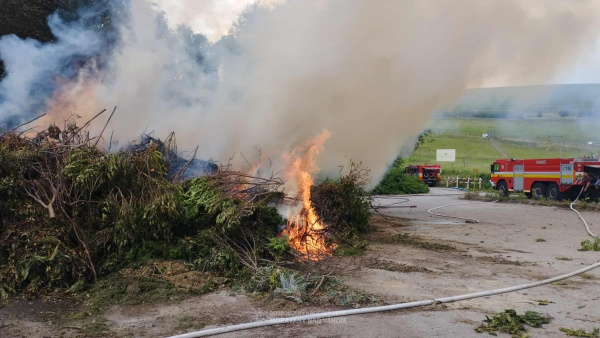 Dym bolo vidieť z veľkej diaľky. | Foto: DHZ Moravany nad Váhom