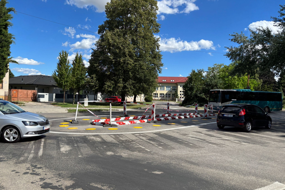 Vodiči sa sťažujú na netypický kruhový objazd | Foto: Zuzana Benková, Trnavské rádio