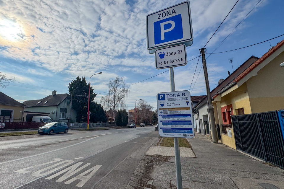 Súčasná parkovacia zóna na Špačinskej | Foto: dv, Trnavské rádio