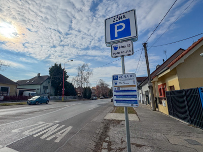 Súčasná parkovacia zóna na Špačinskej | Foto: dv, Trnavské rádio