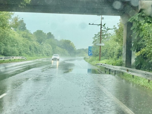 Na mieste hrozí aquaplaning. | Foto: Trnavské