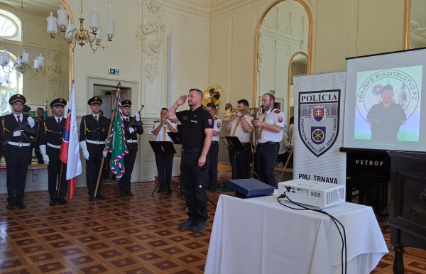 Na mieste boli najvyšší funkcionári, policajti, rodina veliteľa i hudba ministerstva vnútra. | Foto: PZSR