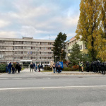 Na mieste bola zhruba stovka ľudí. l Foto: poslucháč