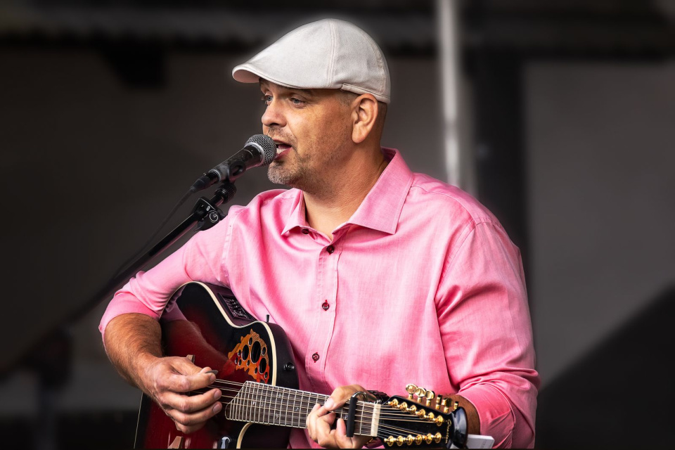 Zlatým klincom večera bude koncert Vojta Nedvěda s kapelou Tie Break | Zdroj: vojtanedved.cz