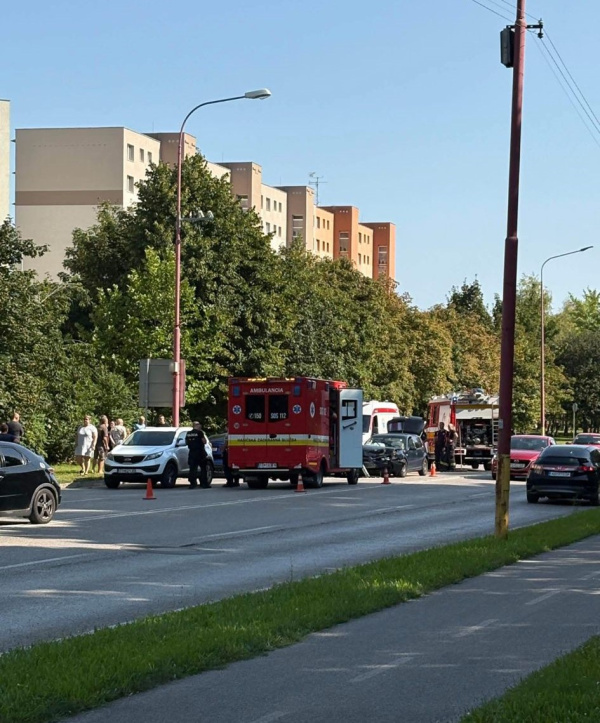 Pri nehode zasahujú aj záchranné zložky | Foto: Trnava moje mesto