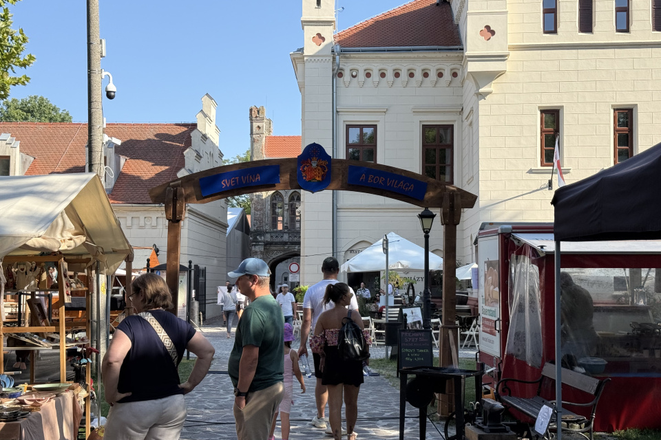 Vínnu uličku otvorili o 18.00 hod.