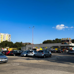 Na pozemku je v súčasnosti supermarket a parkovisko | Foto: Zuzana Benková, Trnavské rádio