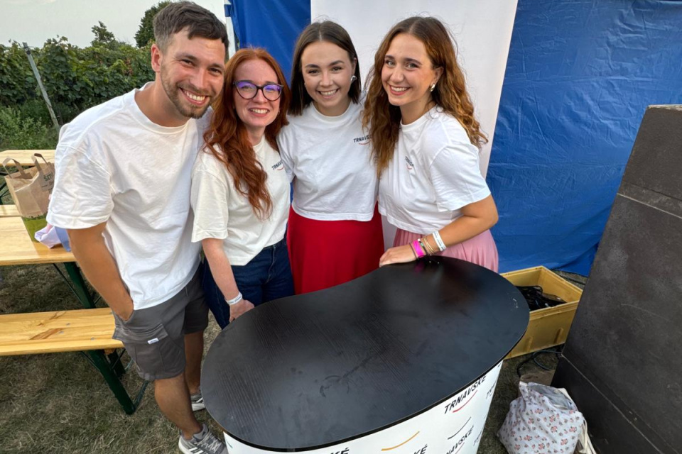 Z Trnavského vás zdravili Adam, Nikol, Maja a Sarah | Foto: Filip Bernát