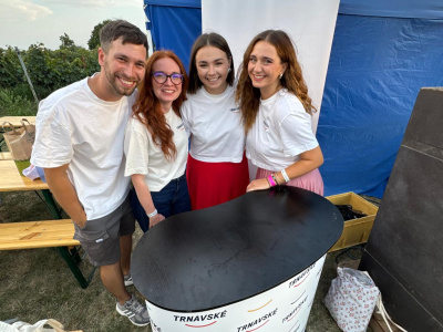 Z Trnavského vás zdravili Adam, Nikol, Maja a Sarah | Foto: Filip Bernát