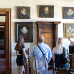 Chýbať nebudú ukážky šermovania a prehliadky hradu | Zdroj: Červený Kameň Hrad