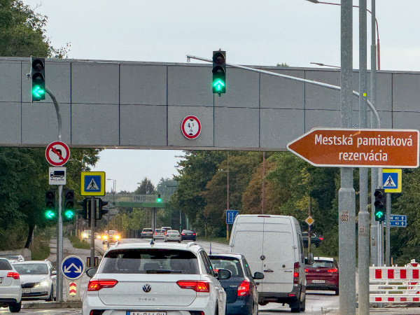 Semafor na Hlbokej ulici v Trnave. | Foto: red.
