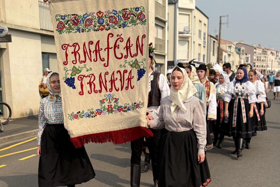 UFS Trnafčan počas sprievodu popri prístave I Foto: Alexandra Štofirová, Trnavské rádio