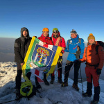 Na vrchu Ararat ráno viala obecná vlajka. | Foto: Jablonica