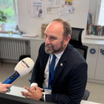 Župan Jozef Viskupič ako knihovník | Foto: dv