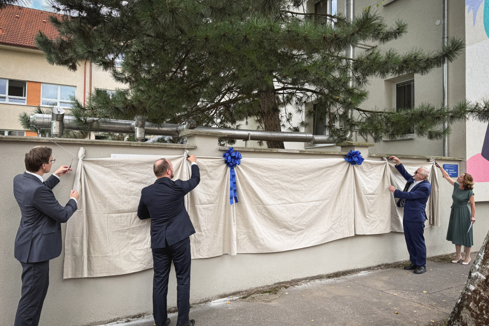 Slávnostné odhalenie časovej osi Záhorskej knižnice | Foto: dv