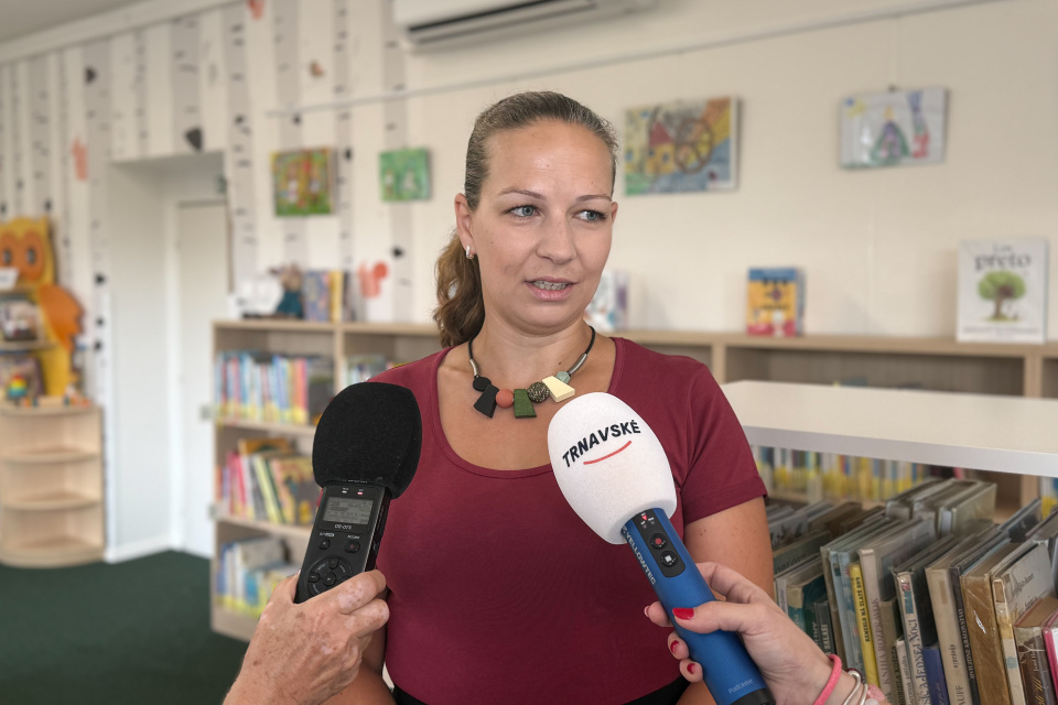 Interiérová dizajnérka Alexandra Poláková stojí za premenou knižnice | Foto: dv