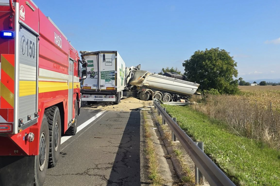 D1 od Piešťan smerom do Trenčína bude na najbližšie hodiny uzavretá | Foto: Dopravný servis - okres Piešťany a okolie