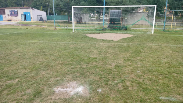 Stav ihriska vyvolal rozpaky. | Foto: Okresná futbalová súťaž Bardejov, fb