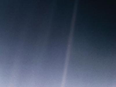 Ikonický záber bledomodrej bodky. | Zdroj: NASA