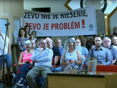 Na zasadnutie zastupiteľstva prišli aj občania | Zdroj: YouTube Mesto Skalica