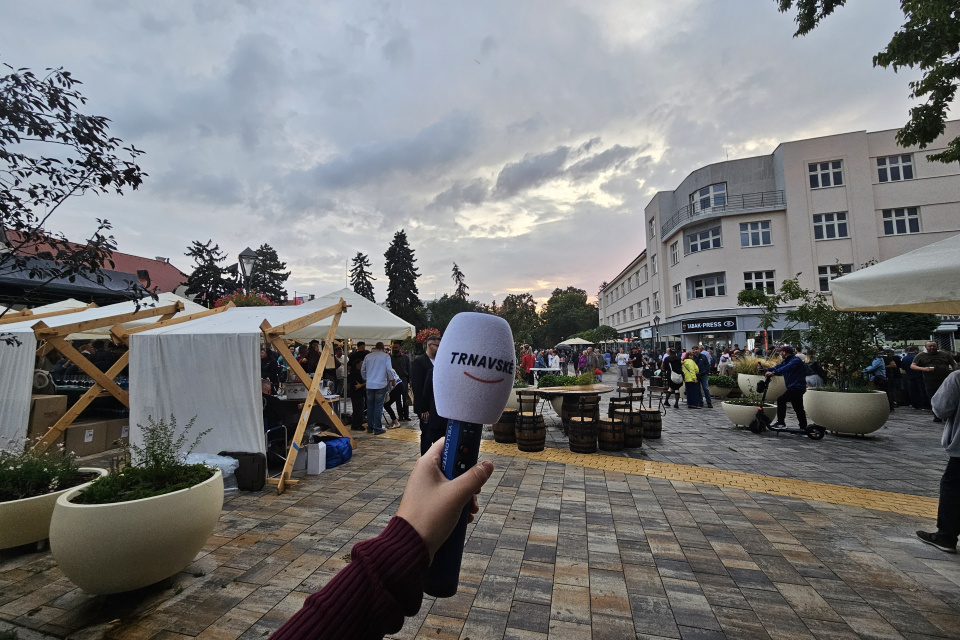 Trnavské sledovalo piatkový program na jarmoku | Foto: Sarah Strapoňová