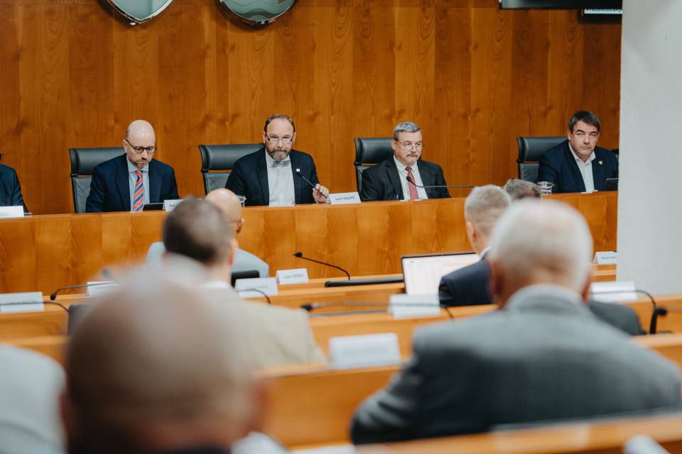 Krajskí poslanci dnes riešili aj dopravu v okolí Trnavy | Zdroj: TTSK