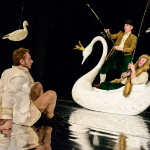 Káčatko podstúpi strastiplnú cestu, aby sa stalo krásnou labuťou | Zdroj: Hrad Červený Kameň