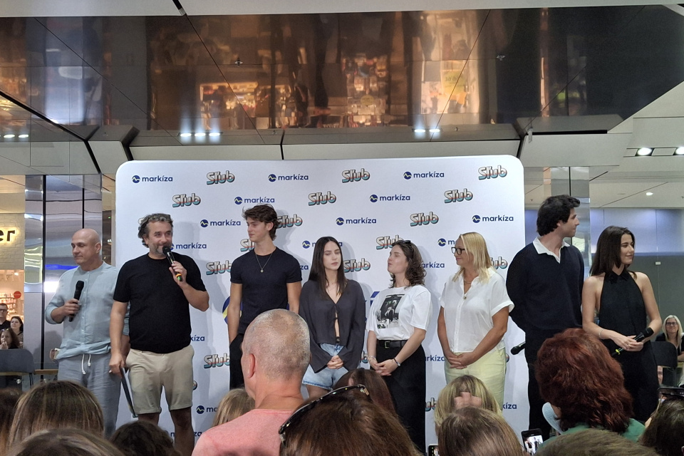 Do Trnavy prišlo osem známych hercov | Foto: Sarah Strapoňová