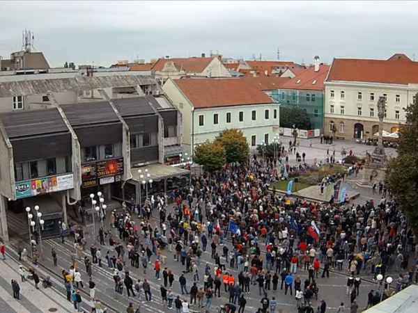 Trojičné námestie v Trnave 23. septembra 2025 po 18.10 h. | Zdroj: Mesto Trnava