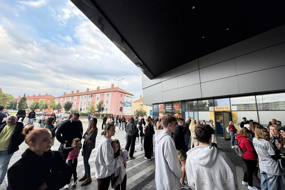 Ľudí zo City Arény vyhnali von | Foto: Trnavské rádio