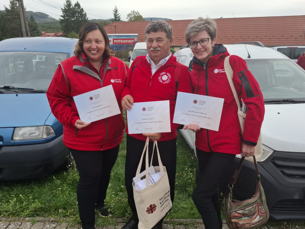 Ocenení pracovníci charity | Zdroj: TACH