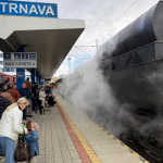 Ukončite výstup a nástup, náš vlak odchádza. | Foto: Trnavské