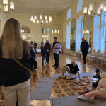 Prehliadka viedla aj cez zrkadlovú sálu | Foto: Michaela Martišíková, redakcia
