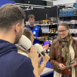 Výherkyňa Lenka objavila skrytú nálepku na jednej z lyží | Foto: Michaela Martišíková, Trnavské rádio