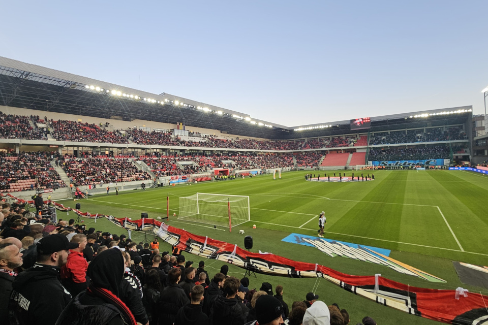 Štadión bol plný fanúšikov | Foto: red.