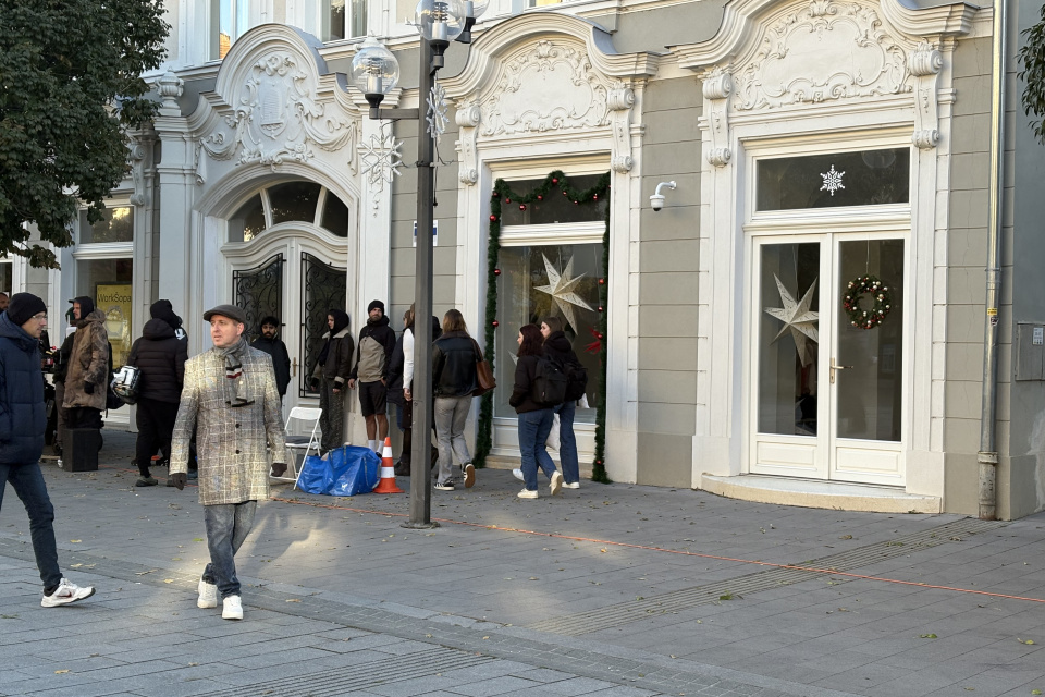 Kreatívne centrum Trnava je ozdobené vianočnými hviezdami | Foto: Michaela Martišíková, Trnavské rádio