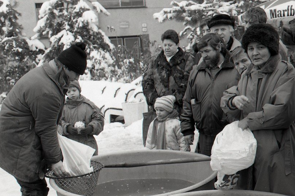 Predaje v centre Trnavy v roku 1995. | Foto: Magda Borodáčová, TASR. Licencované pre Trnavské rádio