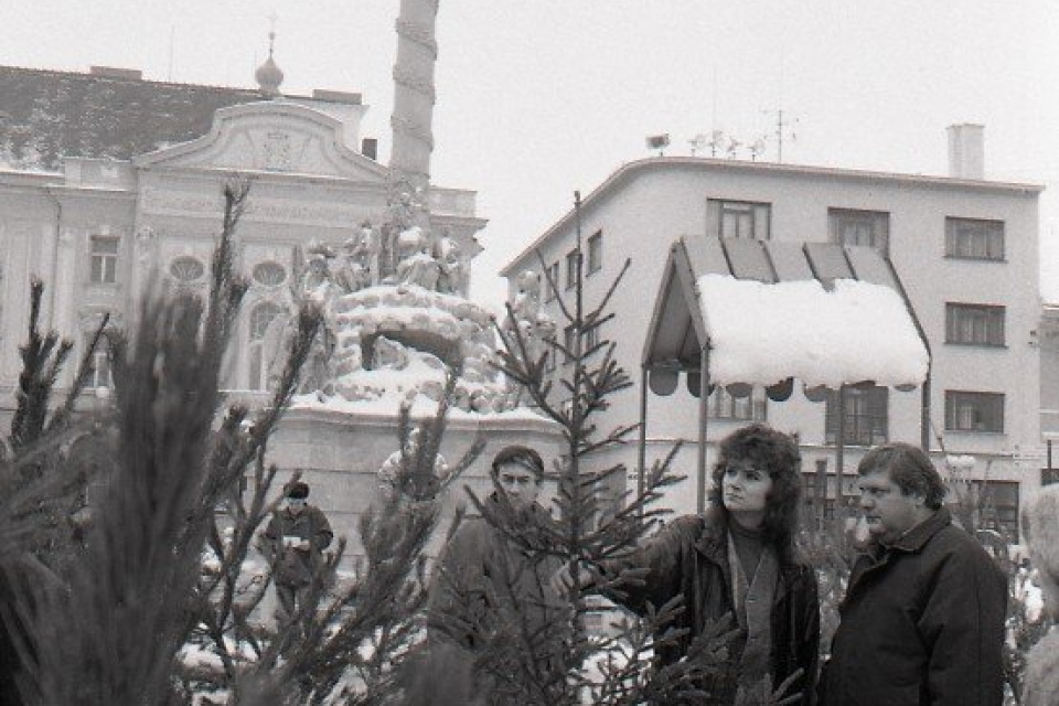 Predaje v centre Trnavy v roku 1995. | Foto: Magda Borodáčová, TASR. Licencované pre Trnavské rádio