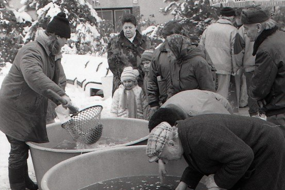 Predaje v centre Trnavy v roku 1995. | Foto: Magda Borodáčová, TASR. Licencované pre Trnavské rádio