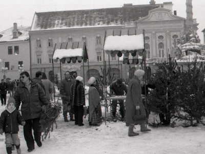 Predaje v centre Trnavy v roku 1995. | Foto: Magda Borodáčová, TASR. Licencované pre Trnavské rádio